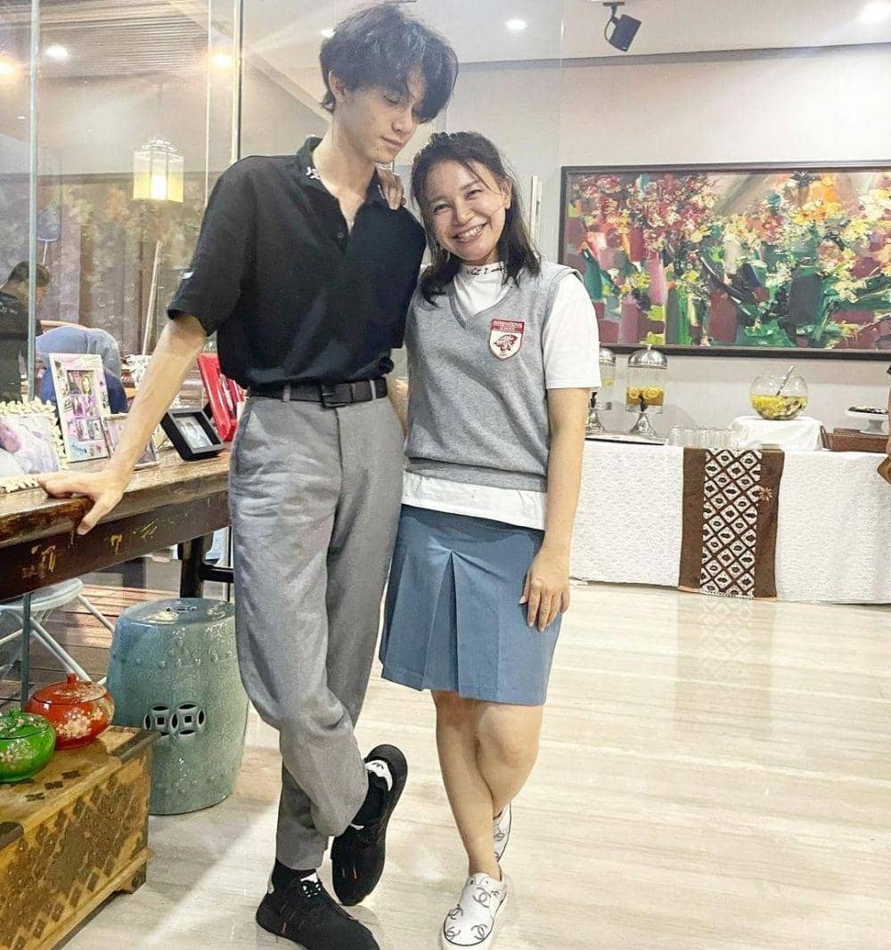 Rossa bersama anak tercinta( instagram.com/itsrossa910)