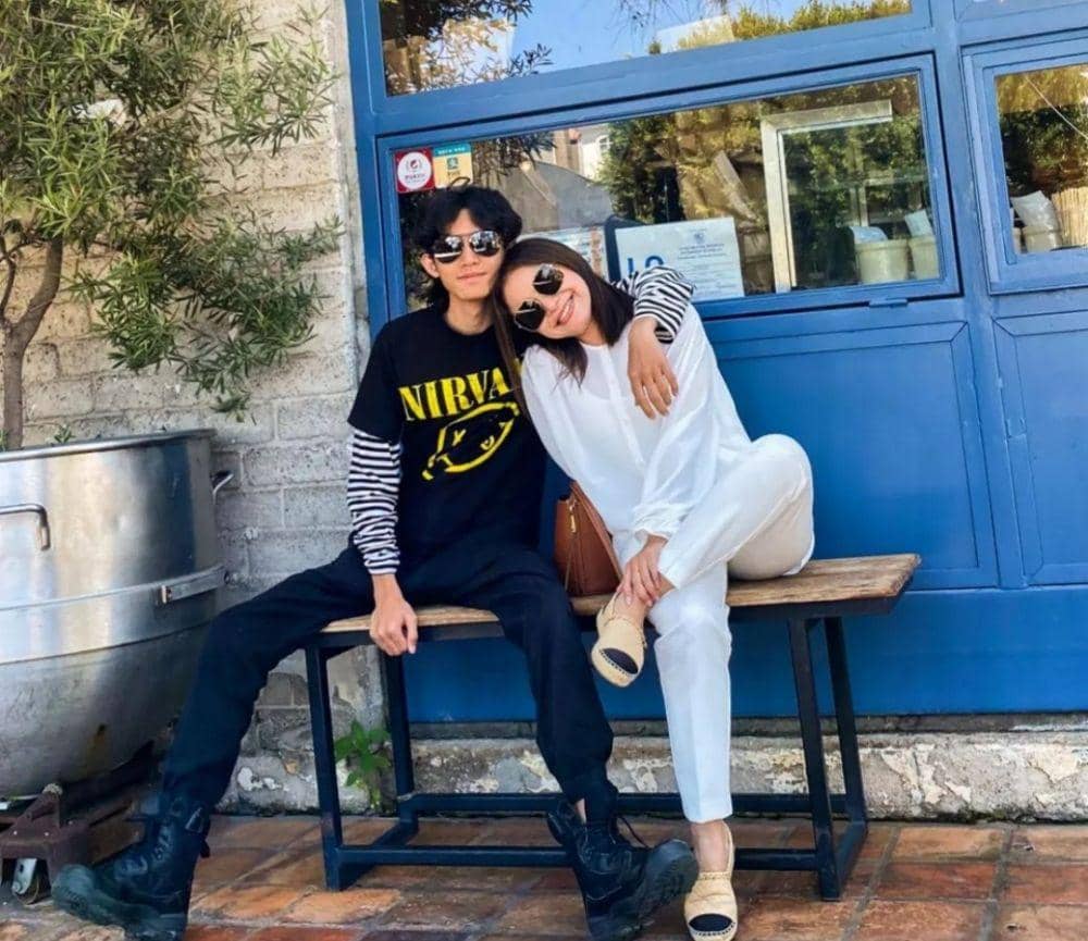 Rossa bersama anak tercinta( instagram.com/itsrossa910)