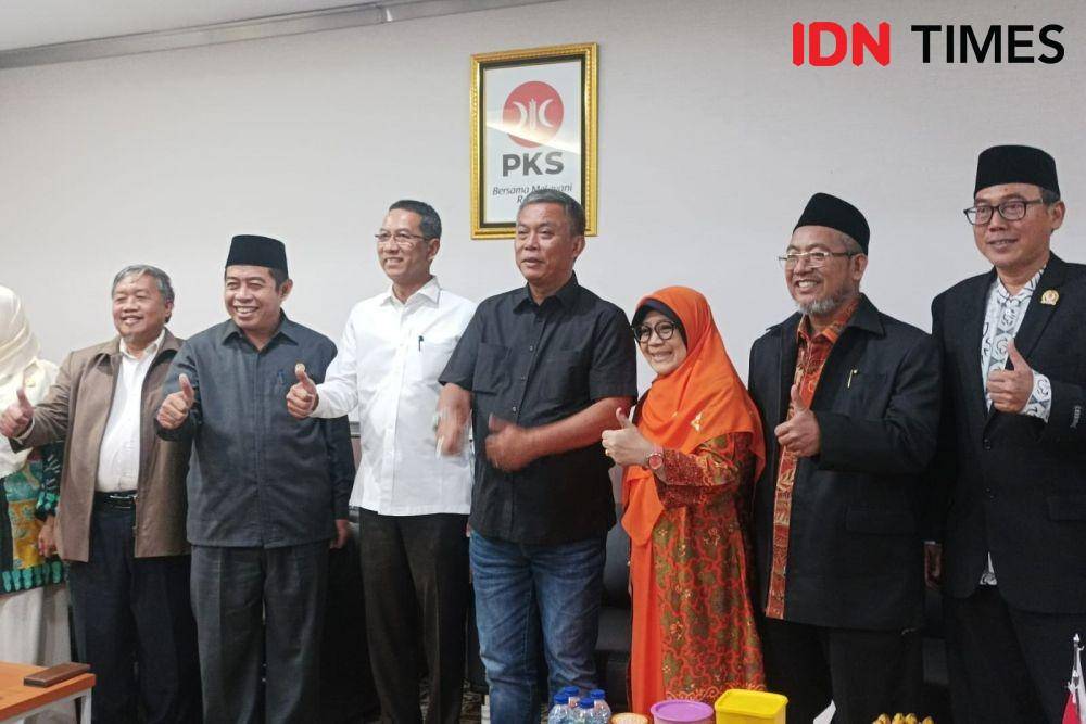 Penjabat (Pj) Gubernur DKI Jakarta, Heru Budi Hartono, menyambangi semua fraksi di DPRD DKI Jakarta, Senin (19/12/2022). (IDN Times/Dini Suciatiningrum)