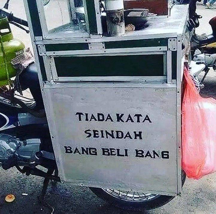 tulisan spanduk galau (instagram.com/ngakakkocak)