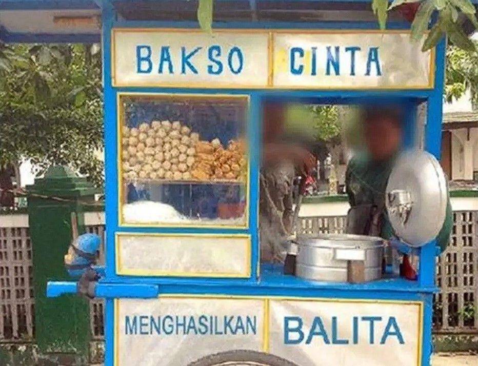 tulisan spanduk galau (instagram.com/ngakakkocak)
