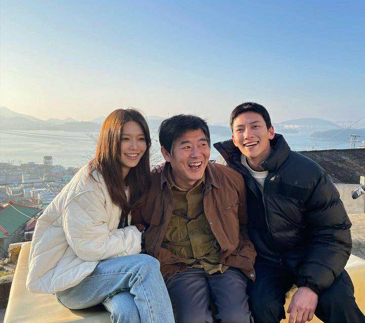 Choi Sooyoung, Sung Dong Il, dan Ji Chang Wook di balik layar If You Wish Upon Me (instagram.com/sooyoungchoi)