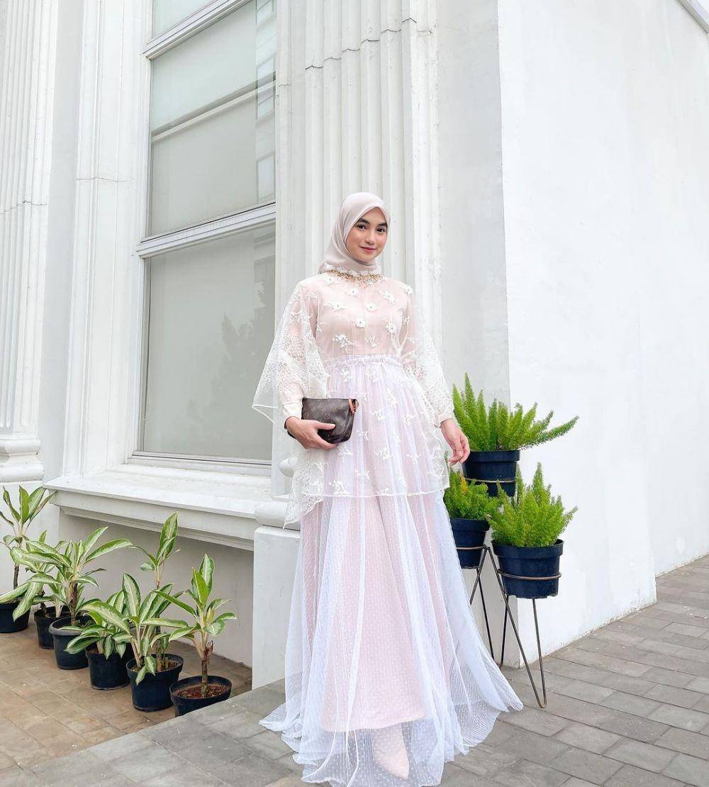 Baju kondangan trendi. (instagram.com/oliviafindas)