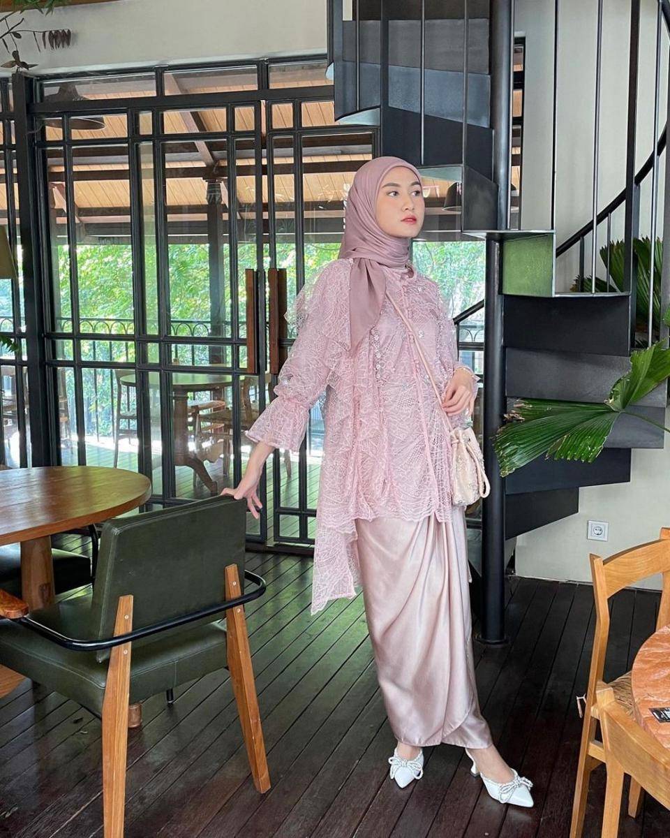 Baju kondangan trendi. (instagram.com/inasrana)