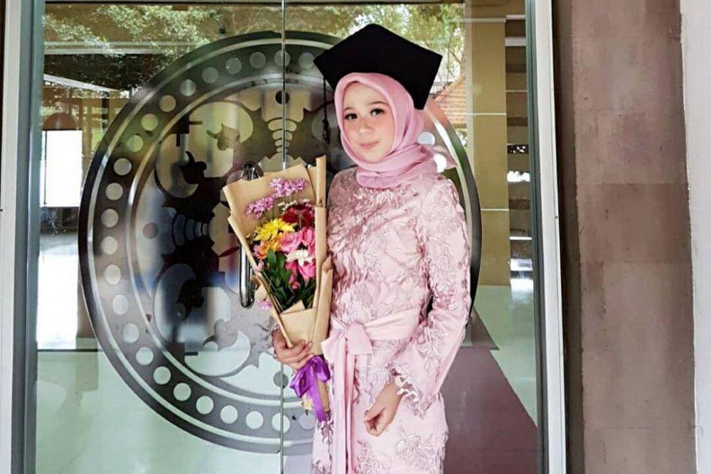 Amilia Agustin ketika menyelesaikan kuliah di Universitas Udayana Bali pada tahun 2018. (instagram.com/agustinamilia)