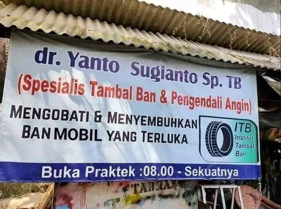 tulisan spanduk galau (twitter.com/nocontextwarung)