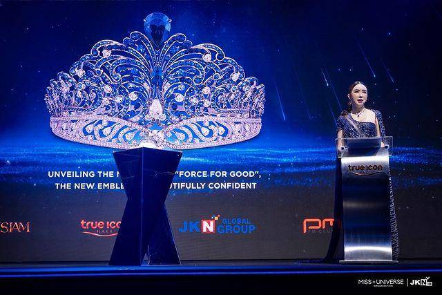 Potret Mahkota Terbaru Miss Universe 'Force for Good' (Instagram.com/jkn18official)