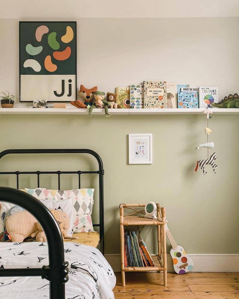 ilustrasi warna hijau teh (instagram.com/farrowandball)