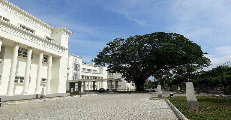 website resmi farmasi USK