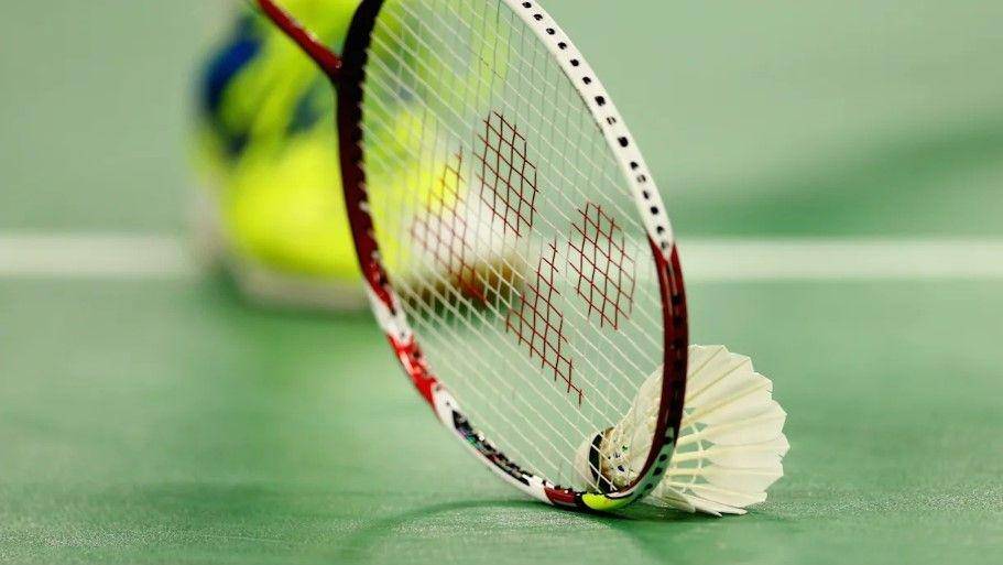 potret raket bulu tangkis (olympics.com)
