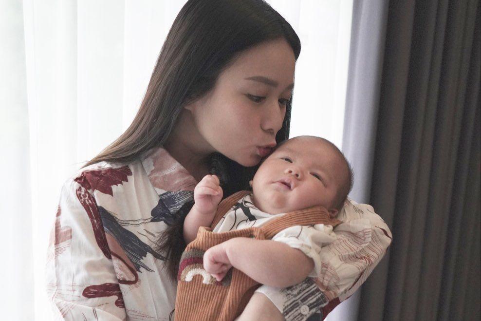 9 Potret Avery Stefen Chow, Anak Fendy Chow yang Makin Menggemaskan!