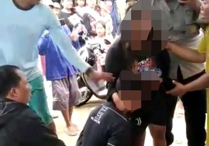 Pasangan Kekasih Kompak Curi Rokok di Tuban, Videonya Viral