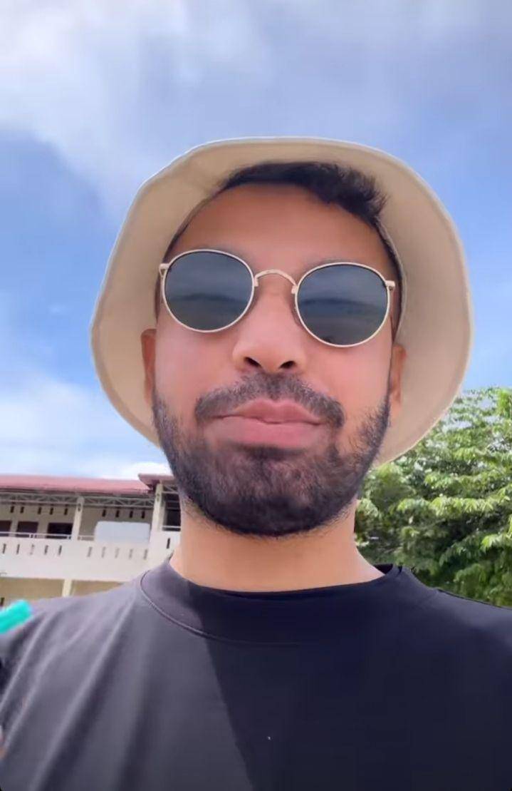 potret Hassan Alaydrus di Pulau Samosir (instagram.com/hassanalaydrus)