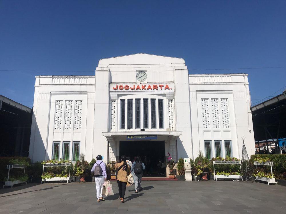 Bayar Parkir di Stasiun Yogyakarta Gak Bisa Cash Mulai September