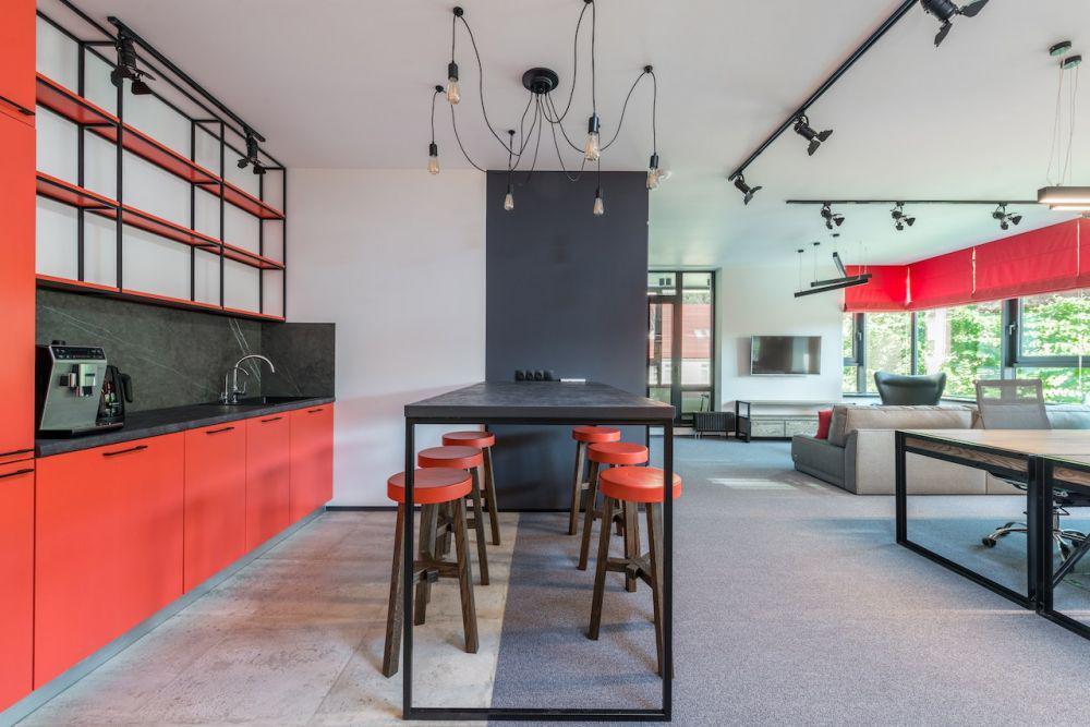 6 Kesalahan saat Mengecat Kabinet Dapur, Gunakan Alat yang Tepat, ya!