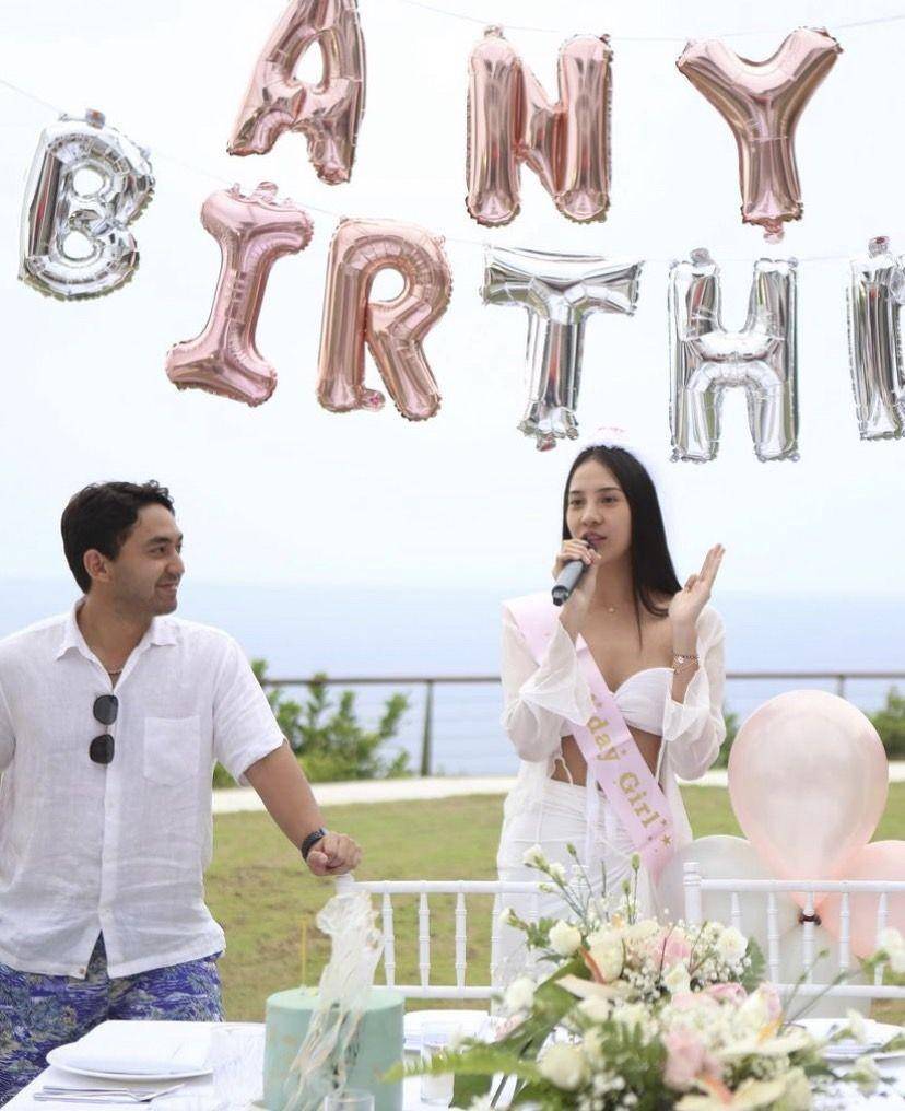 potret Anya Geraldine merayakan ulang tahunnya (instagram.com/anyageraldine)