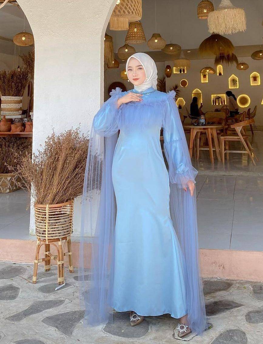 OOTD hijab tema biru (instagram.com/hanifadl_)