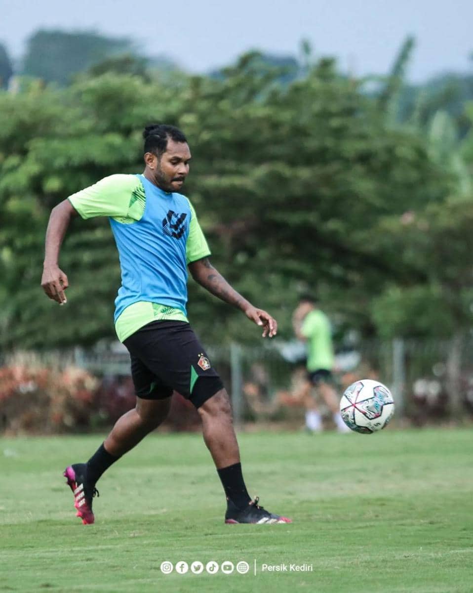 Pemain Persik Kediri saat berlatih. Instagram.com/ persikfcofficial