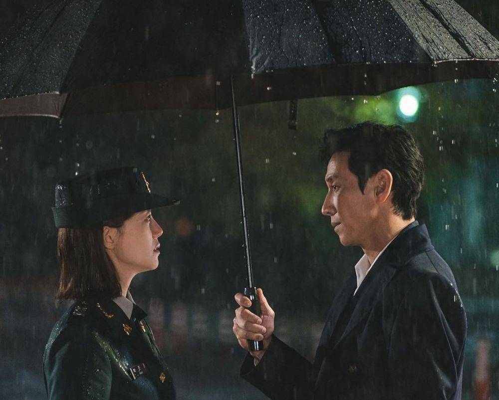 Lee Sun Kyun dan Moon Chae Won dalam drama Payback (instagram.com/sbsnow_insta)