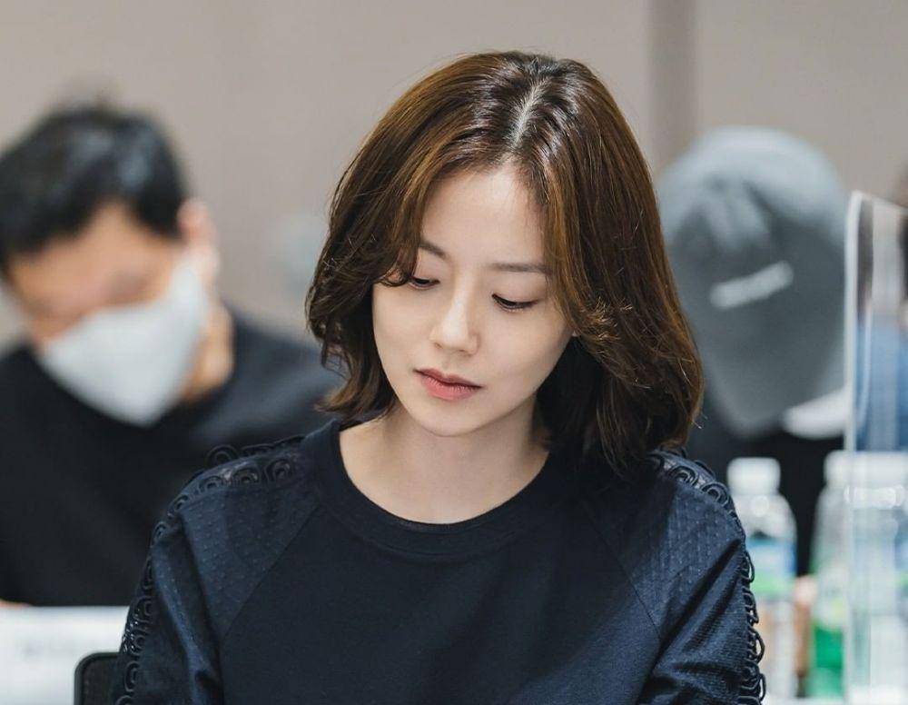 Moon Chae Won saat melakukan script reading drama Payback (instagram.com/sbsnow_insta)