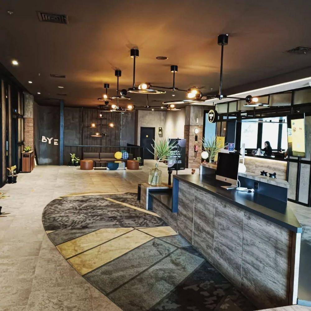 urban ambience di Rooms Inc Semarang (instagram.com/roomsinc.semarang)