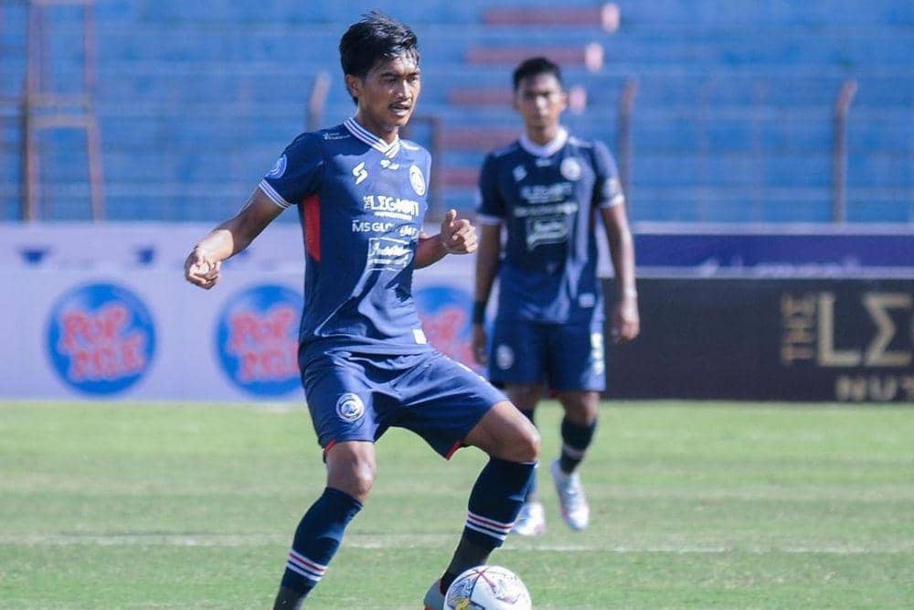 Jayus Hariono dalam Laga Arema FC vs Madura United di pekan ke-16 Liga 1 Indonesia 2022/2023. (instagram.com/aremafcofficial)