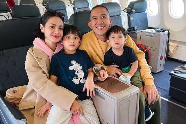 10 Potret Liburan Keluarga Andien Aisyah ke Eropa di Musim Dingin