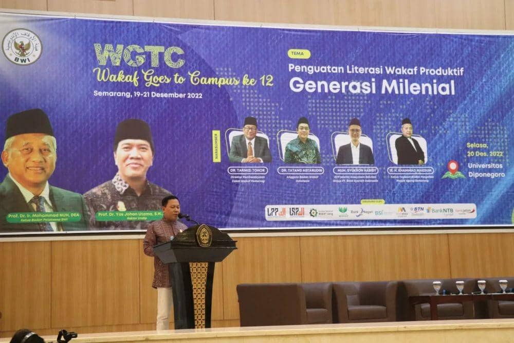 Wakil Rektor Bidang Akademik dan Kemahasiswaan Undip, Prof Faisal memaparkan manfaat dari alokasi dana wakaf. (IDN Times/Dok Humas Undip)