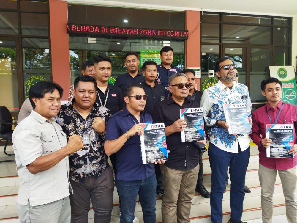 Keluarga Korban Tragedi Kanjuruhan Gugat Presiden Rp63 Miliar