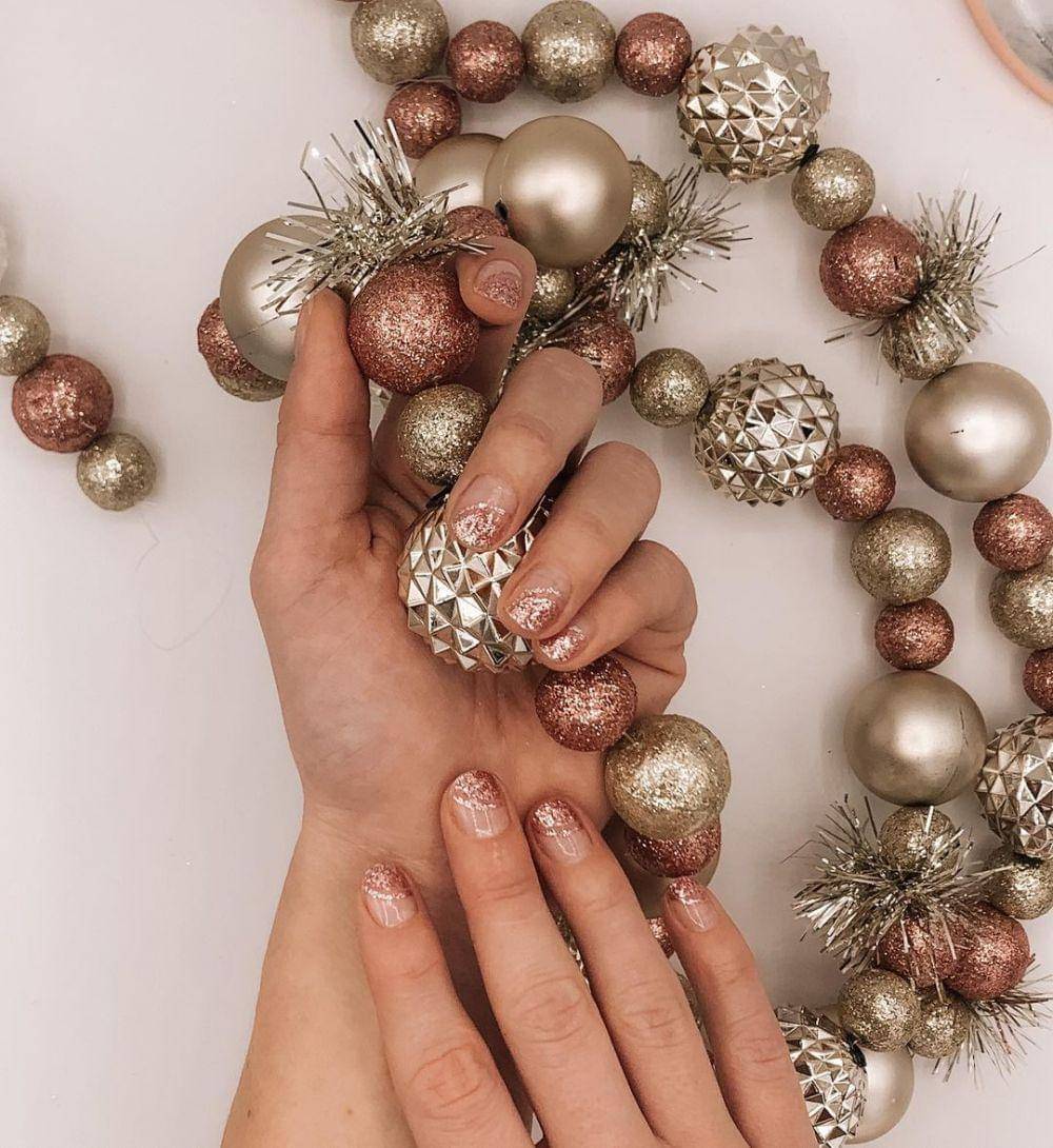 nail art (instagram.com/lamashnails)