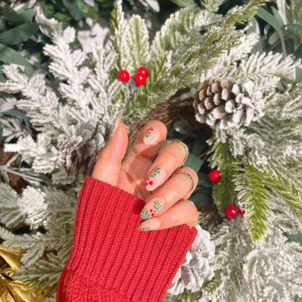 nail art (instagram.com/lamashnails)