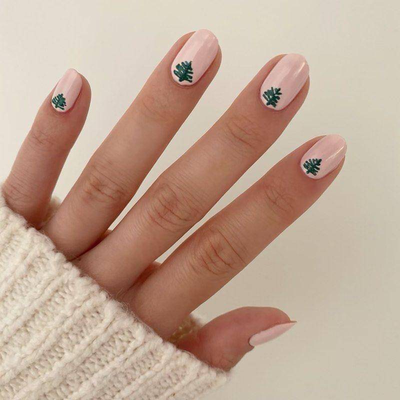 nail art (instagram.com/oliveandjune)