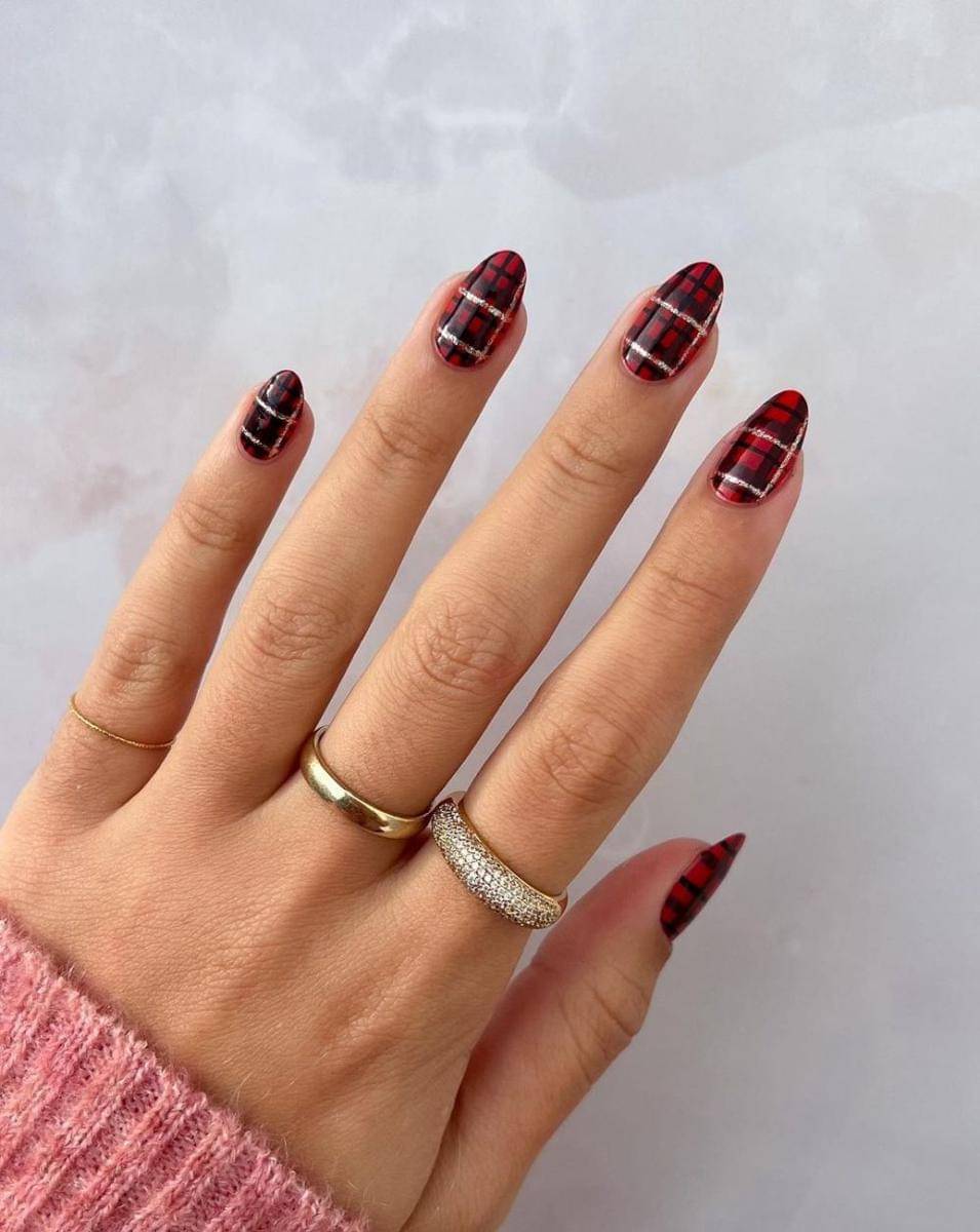 nail art (instagram.com/samrosenails)