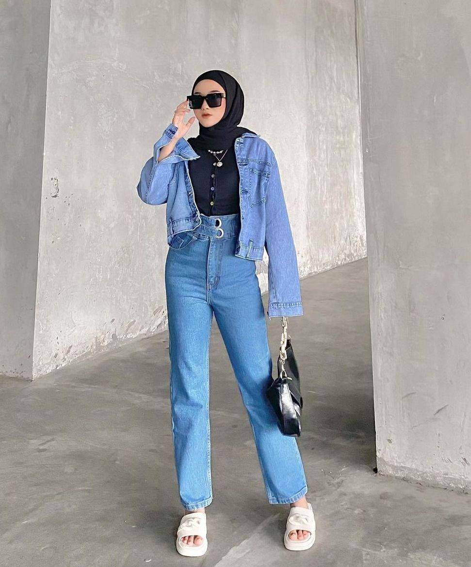OOTD hijab denim (instagram.com/hanifadl_)