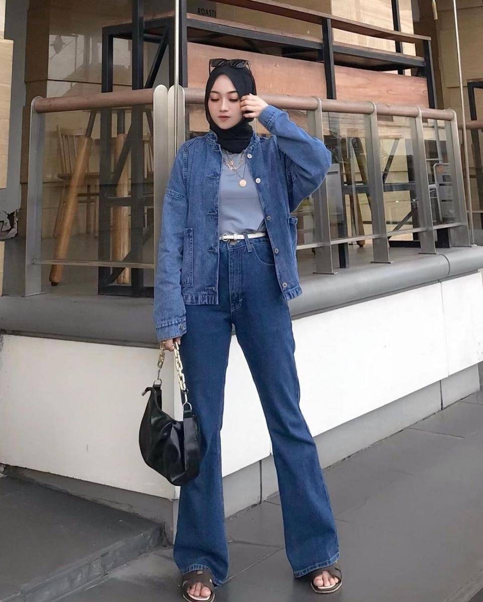 OOTD hijab denim (instagram.com/hanifadl_)