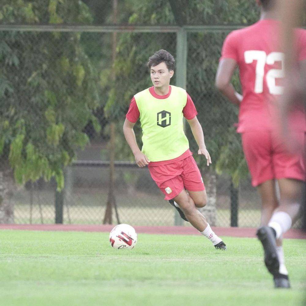 Nyoman Paul Aro (instagram.com/manpaularo)