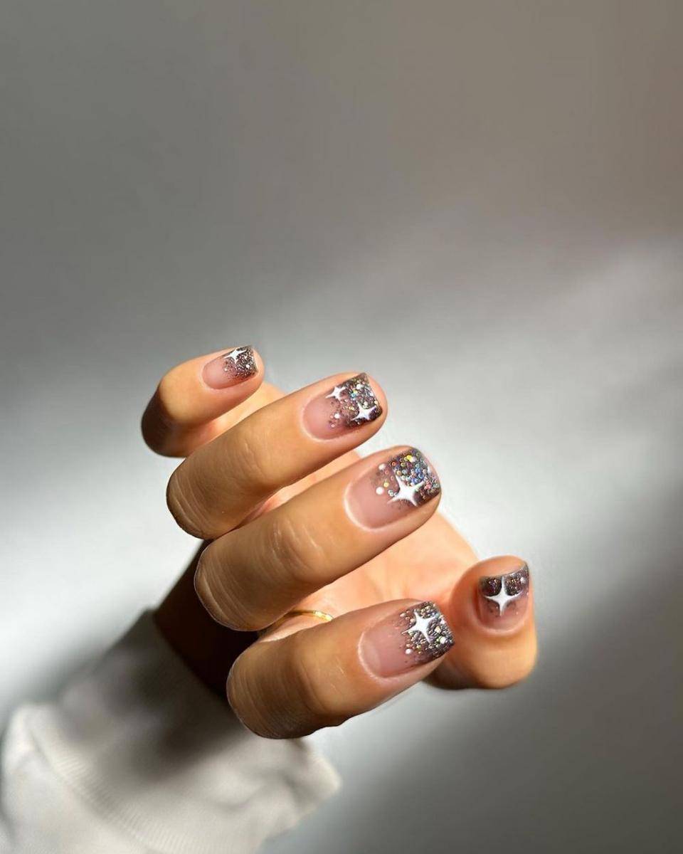 nail art (instagram.com/thehangedit)