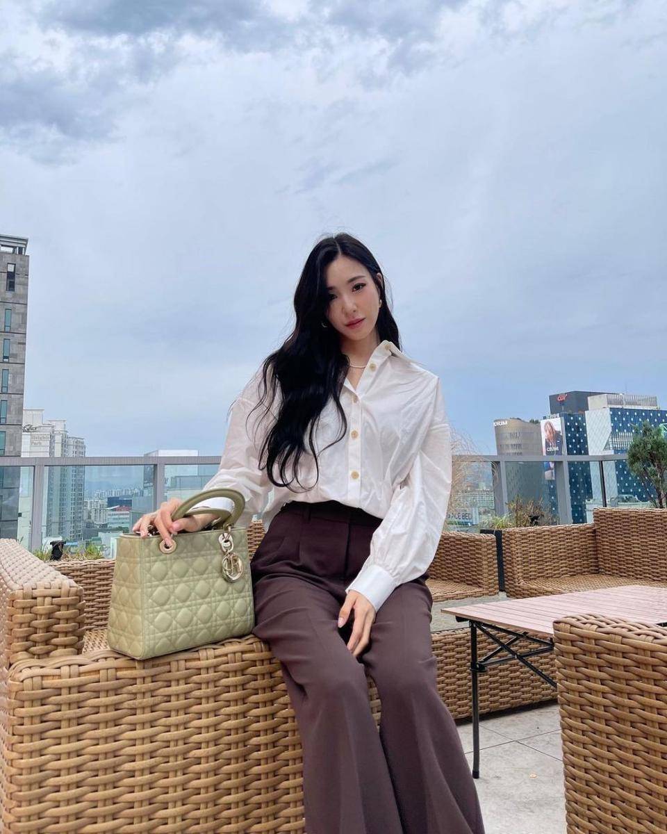 Tiffany SNSD (instagram.com/tiffanyyoungofficial)