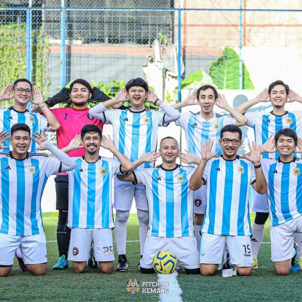 potret Rizky Kinos saat bermain bola (instagram.com/kinosnoski)