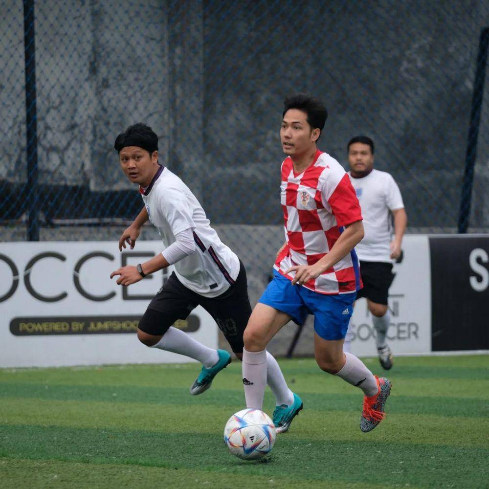 potret Rizky Kinos saat bermain bola (instagram.com/kinosnoski)
