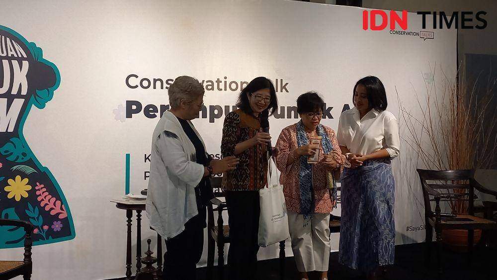 Conversation Talk "Perempuan Untuk Alam" di Bentara Budaya Jakarta, Kamis (22/12/2022). (IDN Times/Aprodithe Kyrie)
