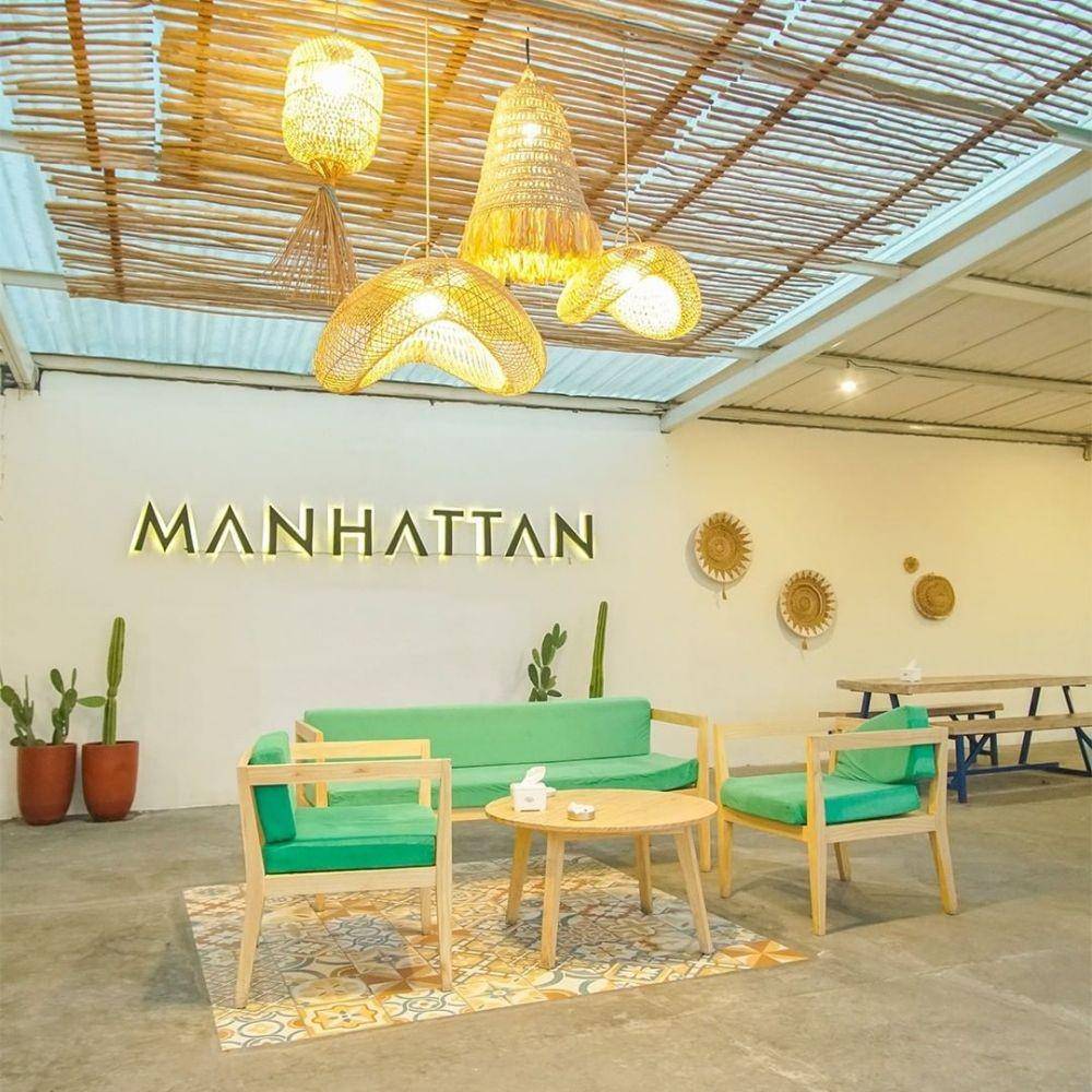 Manhattan Cafe (instagram.com/manhattan.yk)