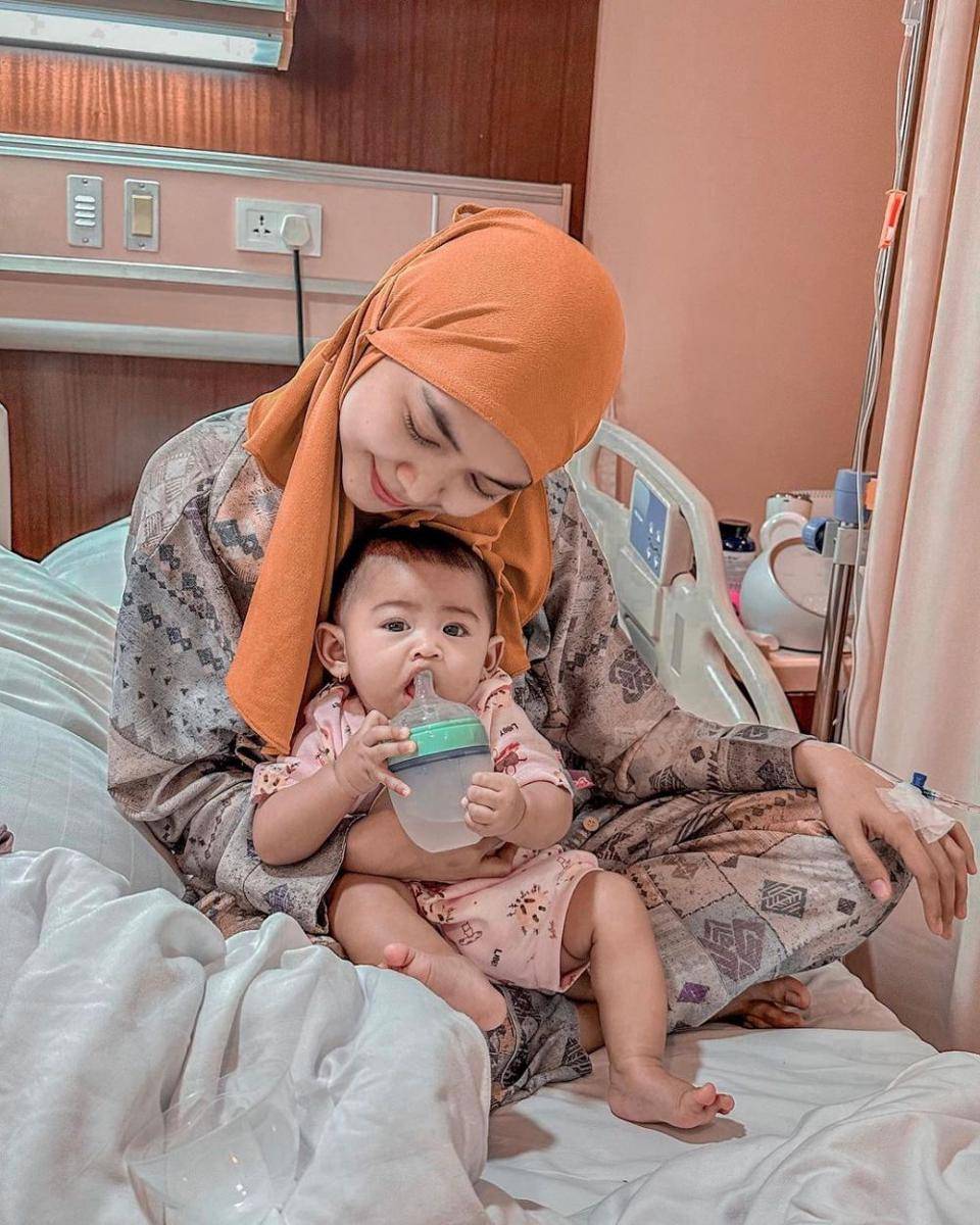 Momen Ria Ricis di rumah sakit (instagram.com/riaricis1795)