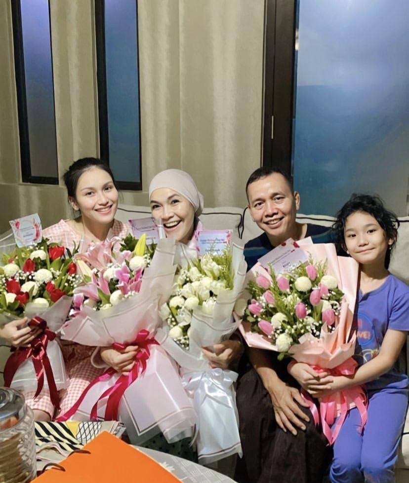 momen ibu Ayu Ting Ting di hari ibu (instagram.com/ayutingting92)