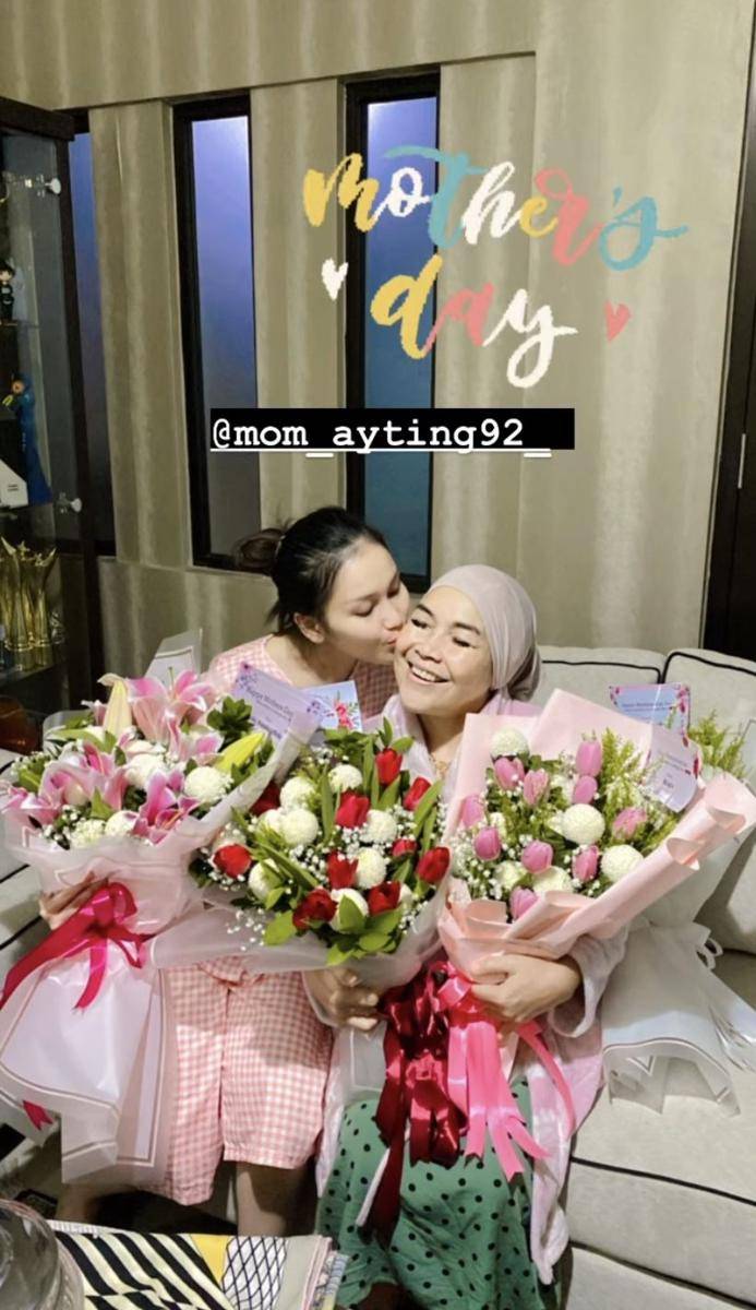 momen ibu Ayu Ting Ting di hari ibu (instagram.com/ayutingting92)