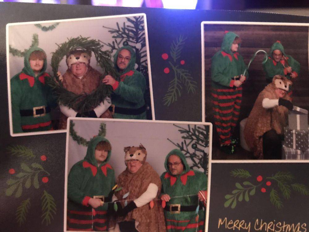 potret kocak foto natal keluarga (reddit.com/user/Cale661)