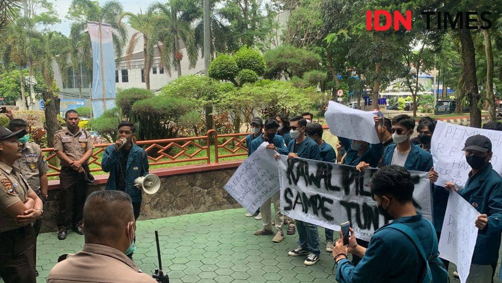 Mahasiswa Unila Demo Pilrek Saat Penetapan Nama Calon Rektor
