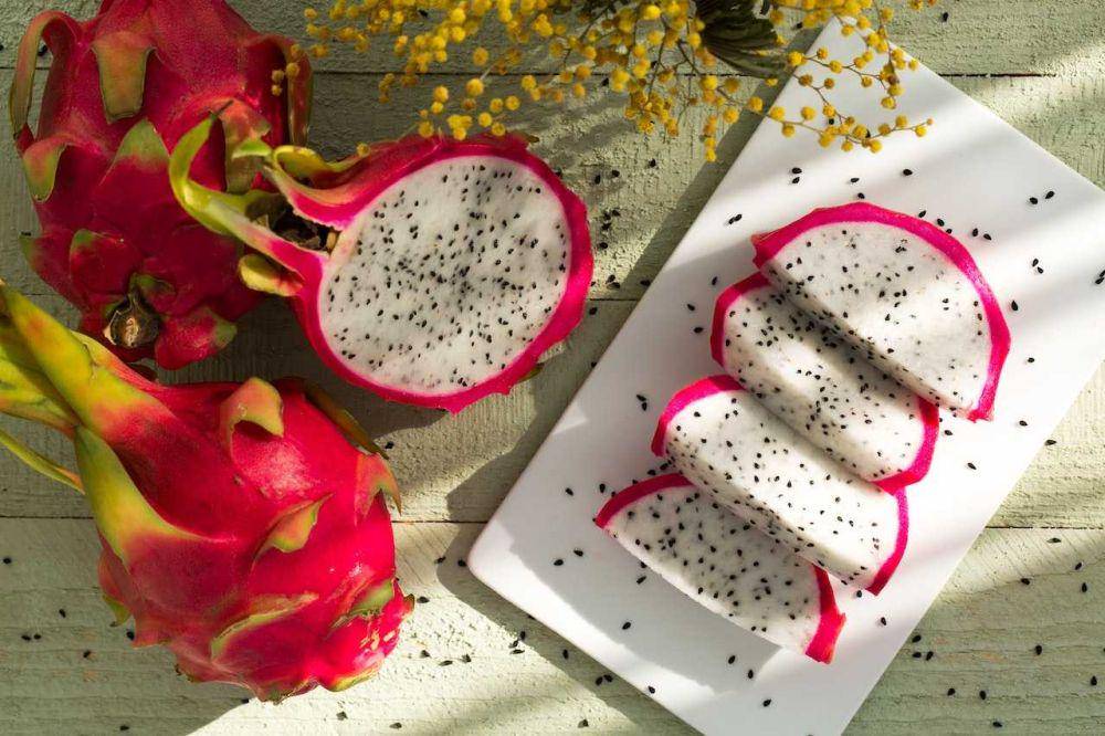 buah naga (pexels.com/LovefoodArt)
