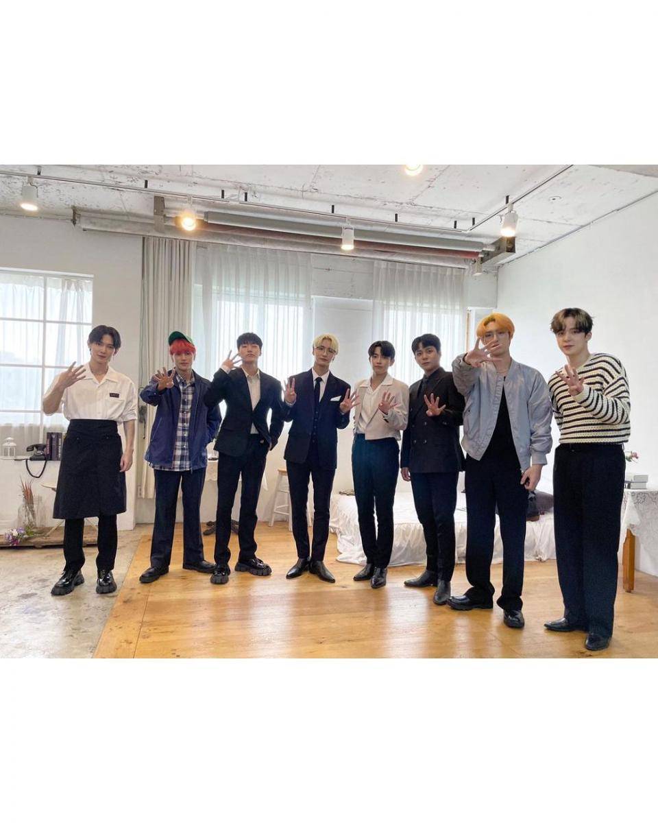 ATEEZ (instagram.com/ateez_official)
