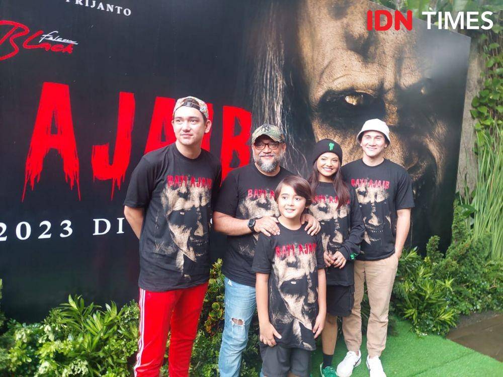 Sutradara dan pemain film Bayi Ajaib di kawasan Duren Tiga, Jakarta, pada Rabu (21/12/2022) (Dok. IDN Times/Erfah Nanda)